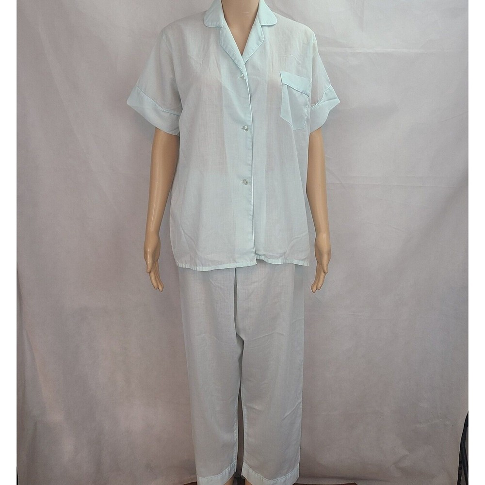 Vintage Merville Women's (36-Small) Light Blue Short Sleeve Button Up Pajama Set